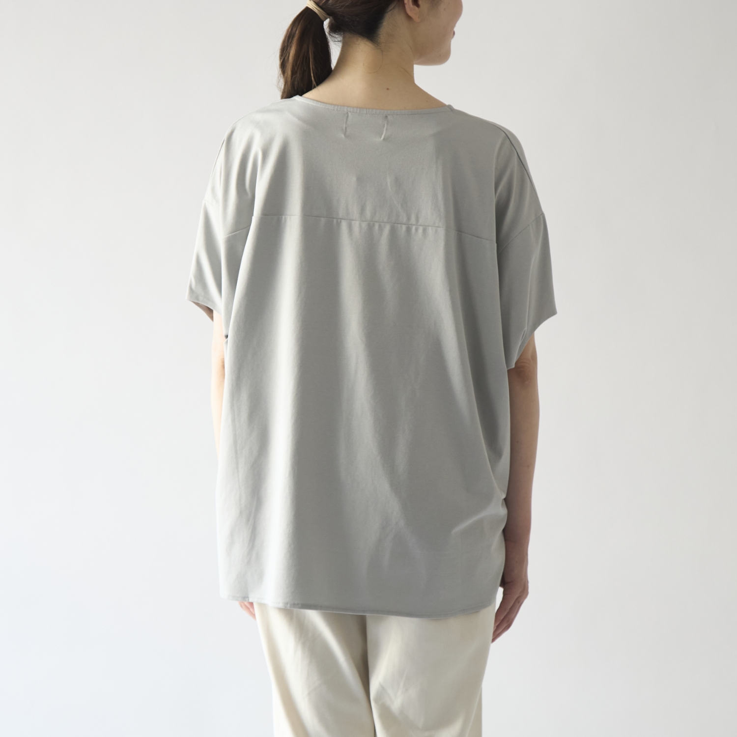 Kilka/二の腕をカバーするすっきり見えプルオーバー
